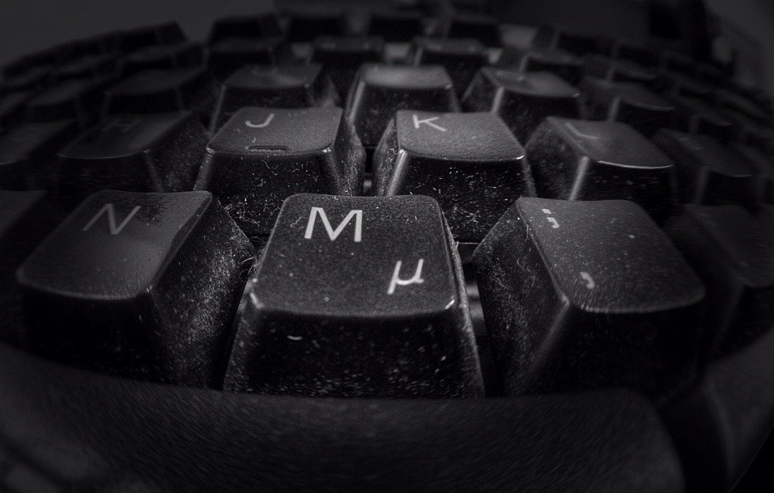 Gérmenes Polvo Teclado Oficina